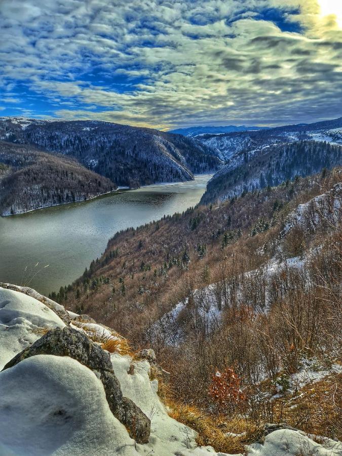Log Cabin Uvac Nova Varoš Buitenkant foto