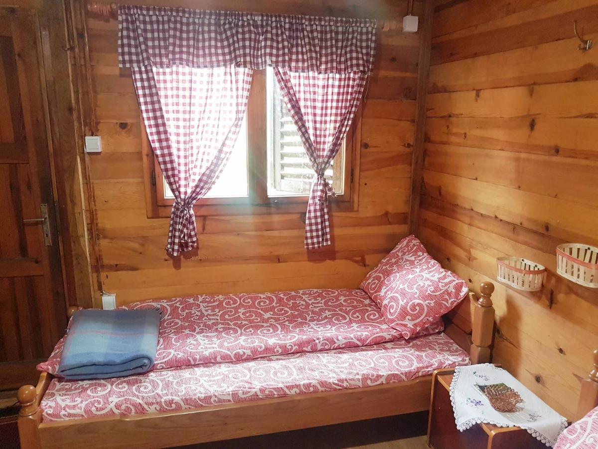 Log Cabin Uvac Nova Varoš Buitenkant foto